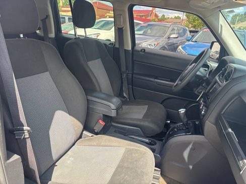 Used 2017 Jeep Patriot Sport w/ Power Value Group FWD image 18
