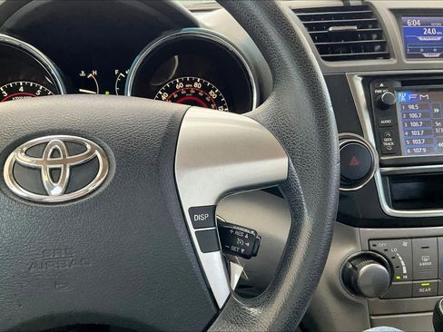 Used 2013 Toyota Highlander Plus image 23