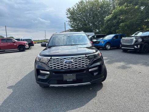 Used 2023 Ford Explorer Platinum w/ Technology Package AWD/4WD image 2