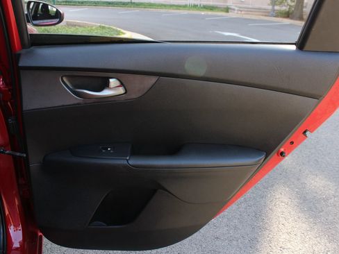 Used 2020 Kia Forte LXS FWD image 24
