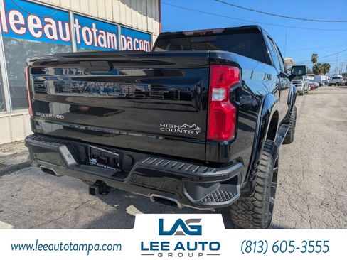 Used 2020 Chevrolet Silverado 1500 High Country w/ Technology Package AWD/4WD image 3