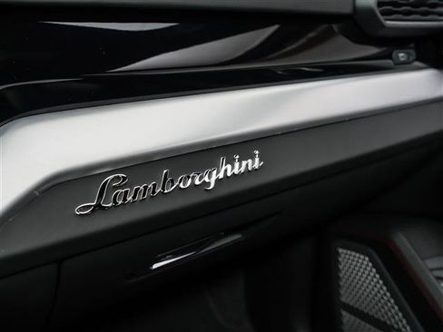 Used 2019 Lamborghini Urus image 34