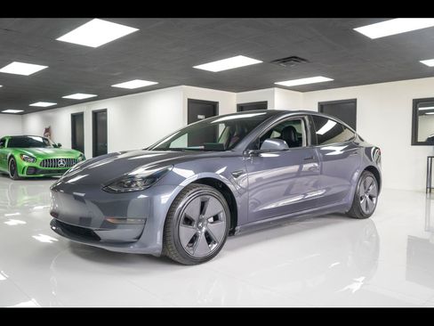 Used 2023 Tesla Model 3 Standard Range RWD image 1
