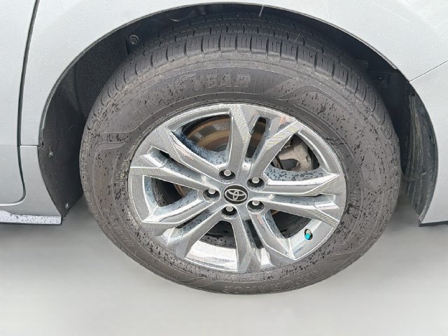 Used 2024 Toyota Sienna Platinum AWD/4WD image 27