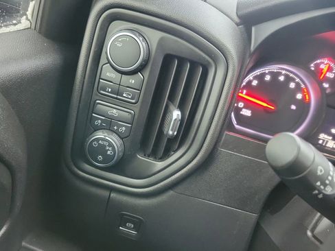 Used 2020 Chevrolet Silverado 1500 Custom w/ Custom Value Package image 12