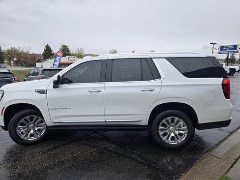 Used 2025 GMC Yukon Denali w/ Sun & Power Step Package image 6