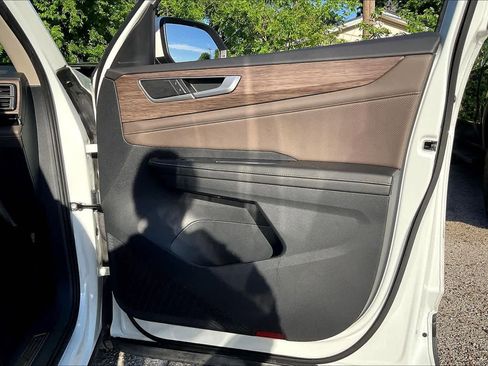 Used 2024 Volkswagen Atlas SEL image 23