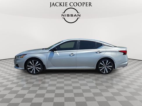 Used 2022 Nissan Altima 2.5 SR FWD image 8