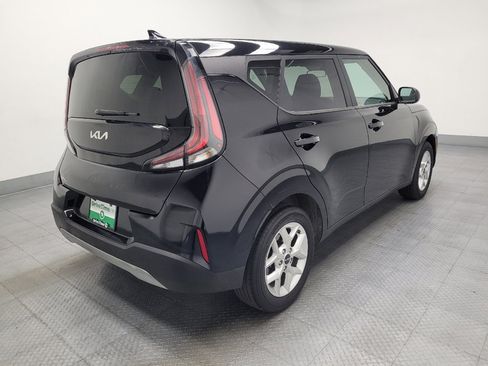 Used 2023 Kia Soul LX w/ LX Technology Package FWD image 10
