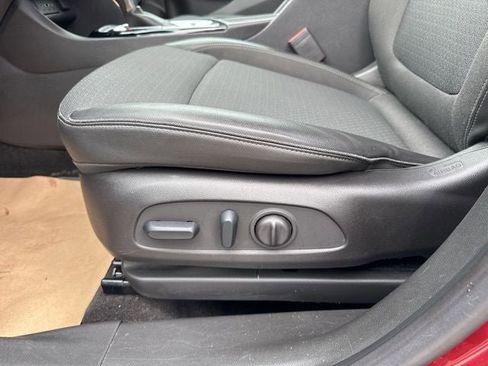 Used 2023 Buick Encore GX Preferred w/ Cold Weather Comfort Package AWD/4WD image 11