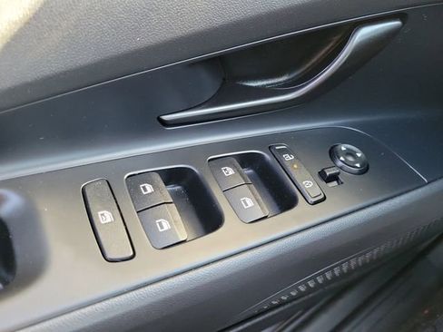 Used 2025 Hyundai Elantra Sport image 15