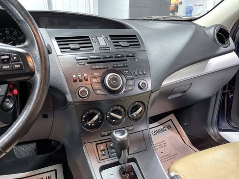 Used 2012 MAZDA MAZDA3 i Grand Touring image 24
