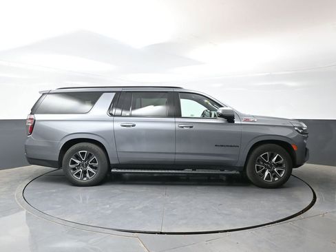 Used 2022 Chevrolet Suburban Z71 w/ Z71 Off-Road Package AWD/4WD image 4