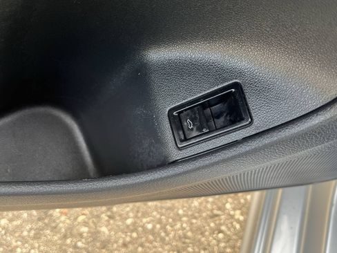 Used 2012 Volkswagen Jetta SE FWD image 24