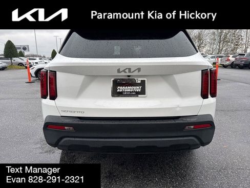 Used 2023 Kia Sorento LX image 6