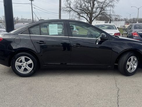 Used 2016 Chevrolet Cruze LT image 9