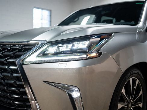 Used 2021 Lexus LX 570 4WD w/ Sport Package image 8