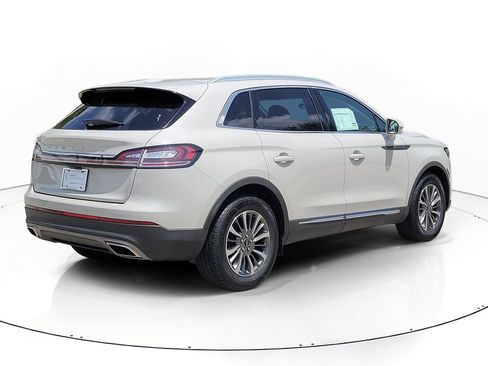 Certified 2023 Lincoln Nautilus FWD image 3