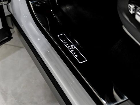 Used 2023 Rolls-Royce Cullinan Black Badge image 38