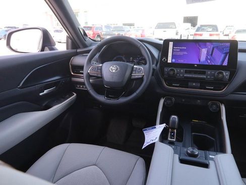 New 2026 Toyota Grand Highlander AWD Hybrid image 25