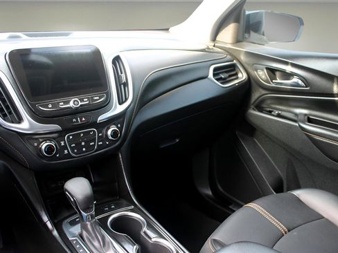 Used 2022 Chevrolet Equinox Premier image 28