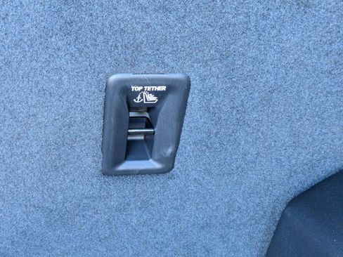 New 2026 Chevrolet Equinox LT w/ Convenience Package II FWD image 32