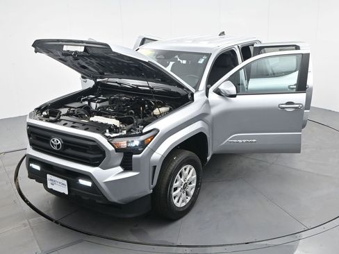 Used 2024 Toyota Tacoma SR5 image 41