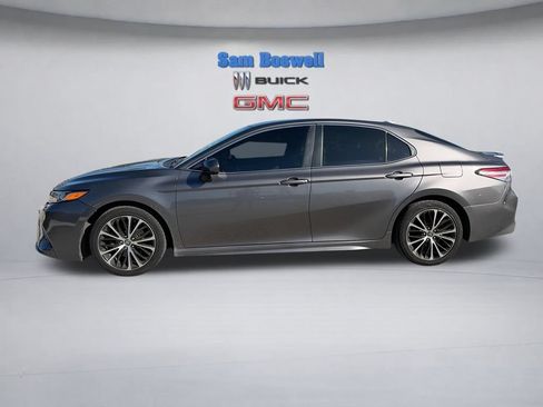 Used 2020 Toyota Camry SE FWD image 6