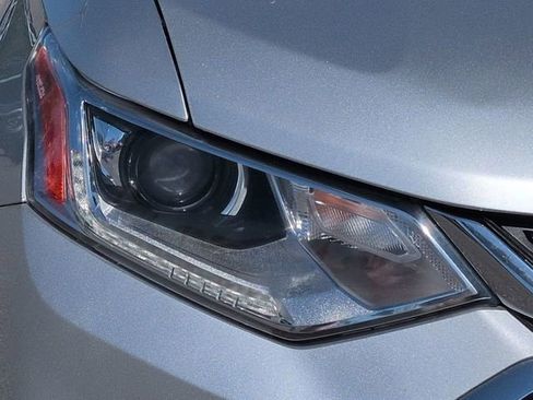 Used 2020 Chevrolet Traverse LT w/ LT Premium Package FWD image 10
