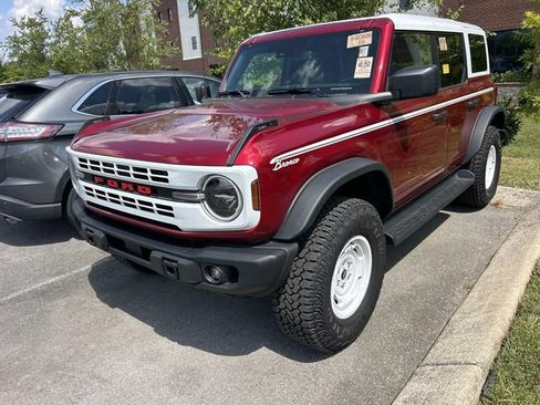 Used 2025 Ford Bronco Heritage Edition AWD/4WD image 1