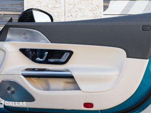 Used 2025 Mercedes-Benz SL 55 AMG 4MATIC image 30