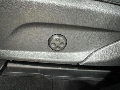 Used 2022 Mercedes-Benz GLC 300 4MATIC image 29