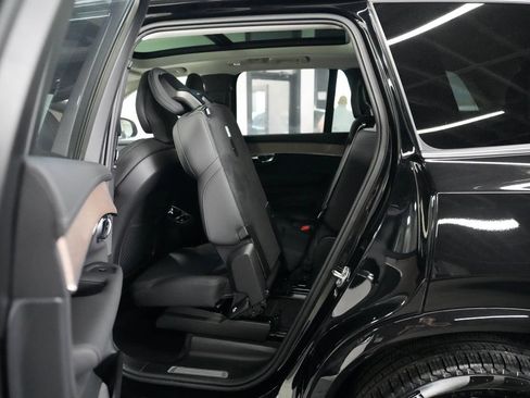 Used 2025 Volvo XC90 B6 Plus AWD/4WD image 33