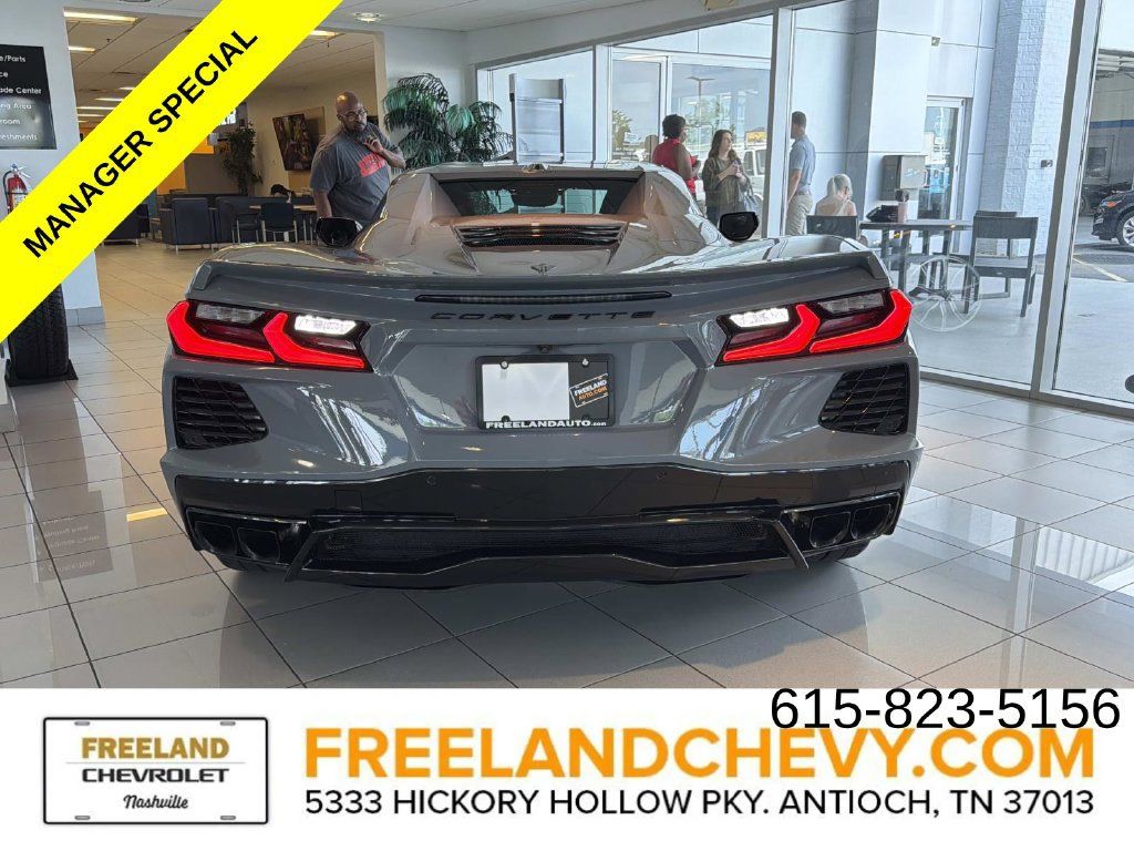 Used 2025 Chevrolet Corvette Stingray Preferred Conv w/ 2LT RWD image 4