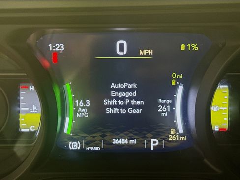 Used 2024 Jeep Wrangler Unlimited image 13