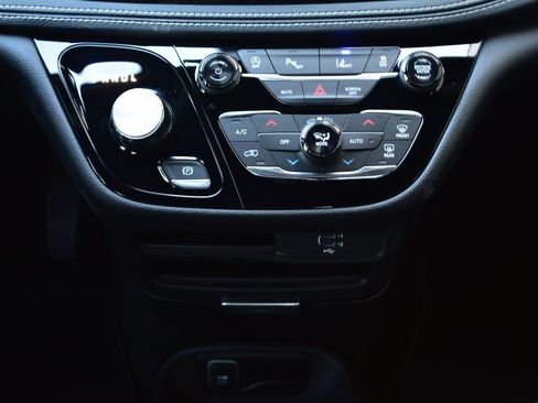 New 2026 Chrysler Pacifica Select w/ S Appearance Package FWD image 33