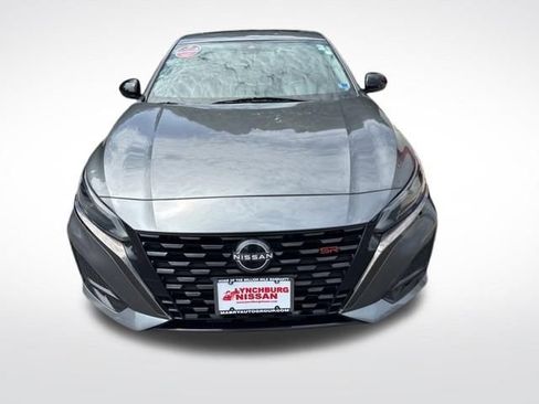 Used 2023 Nissan Altima 2.5 SR w/ SR Premium Package FWD image 2