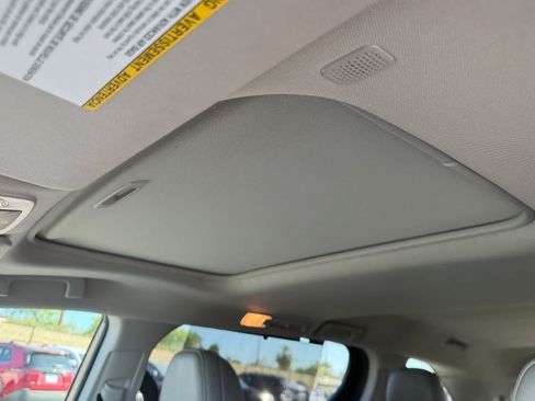 Used 2024 Toyota Sienna XLE FWD image 15