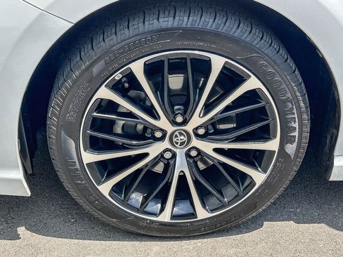 Used 2018 Toyota Camry SE FWD image 10