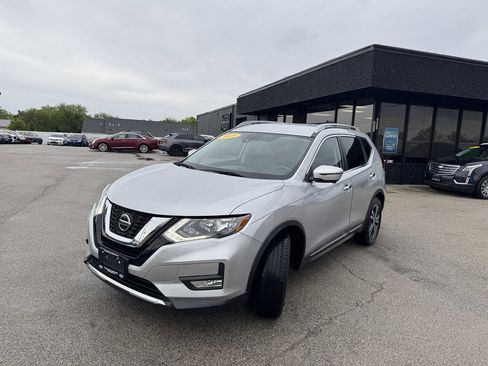 Used 2018 Nissan Rogue SL FWD image 3