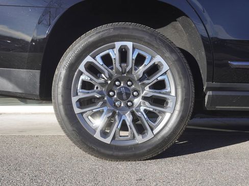 Used 2024 GMC Yukon Denali Ultimate image 35