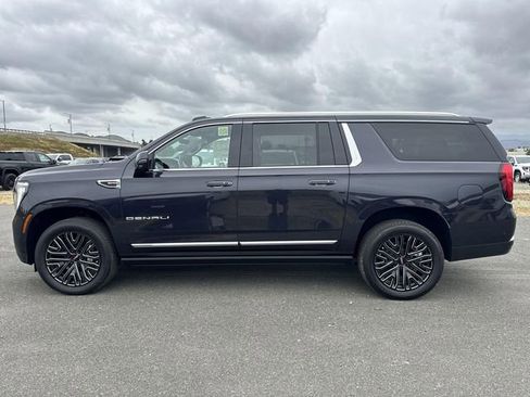 New 2026 GMC Yukon XL Denali w/ Denali Reserve Package image 5