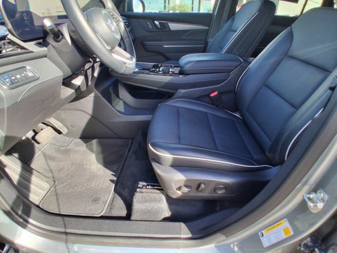 Used 2025 Buick Enclave Preferred image 10