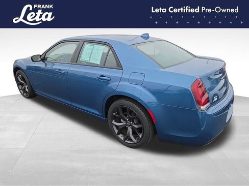 Used 2023 Chrysler 300 Touring w/ Sport Appearance Package image 7
