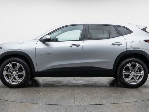 Used 2025 Chevrolet Blazer LT FWD image 5