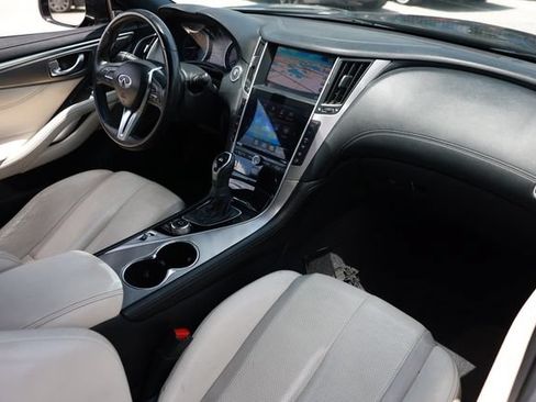 Used 2017 INFINITI Q60 3.0t w/ Premium Plus Package 3.0T RWD image 21