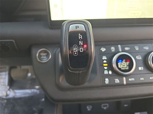Used 2024 Land Rover Defender 130 X-Dynamic SE image 25