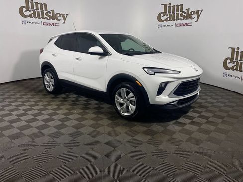 Used 2024 Buick Encore GX Preferred w/ Comfort Package AWD/4WD image 1