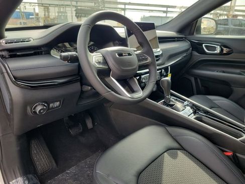 New 2026 Jeep Compass Latitude image 16