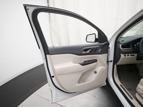 Used 2023 GMC Acadia Denali w/ Trailering Package image 28